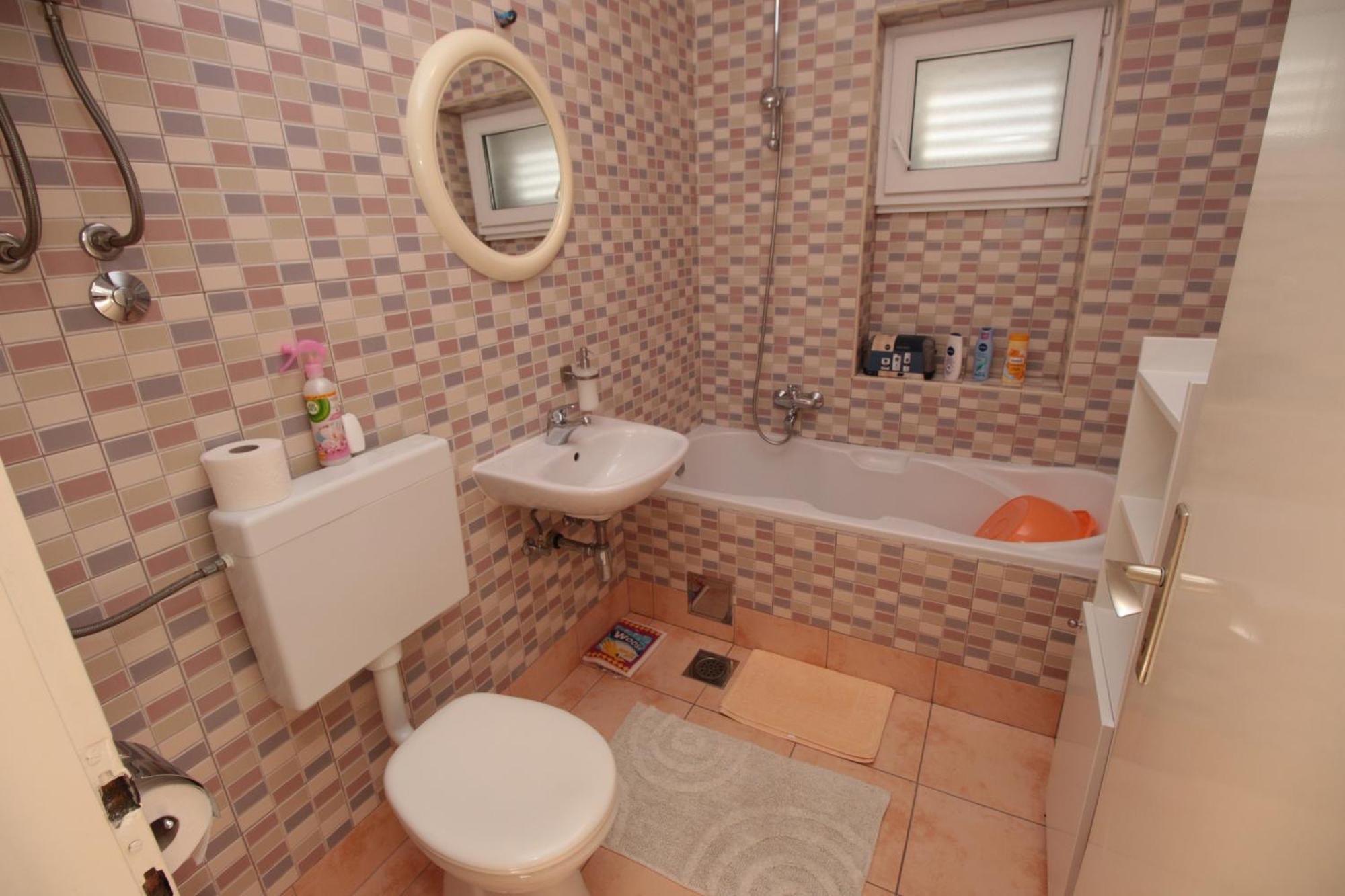 Apartmani Damir Livajic Omis Exterior photo